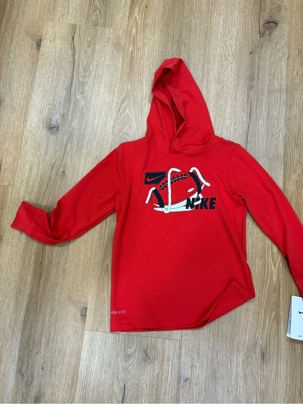 Bundle of 2  Nike sweater lightweight dri fit  Boys 5/6 Red